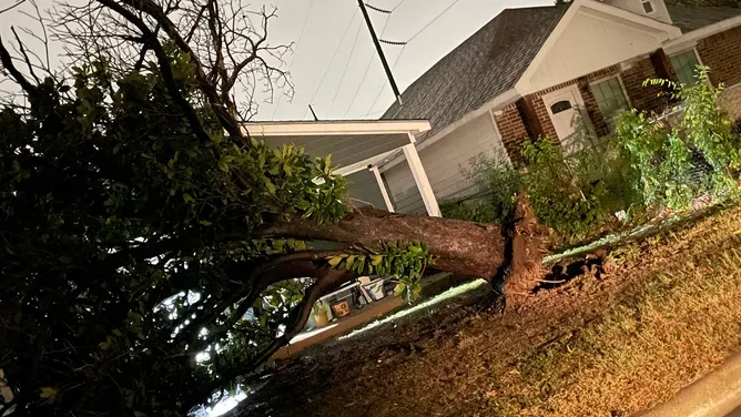 Severe Thunderstorms Knock Out Power for Over 260,000 in Texas